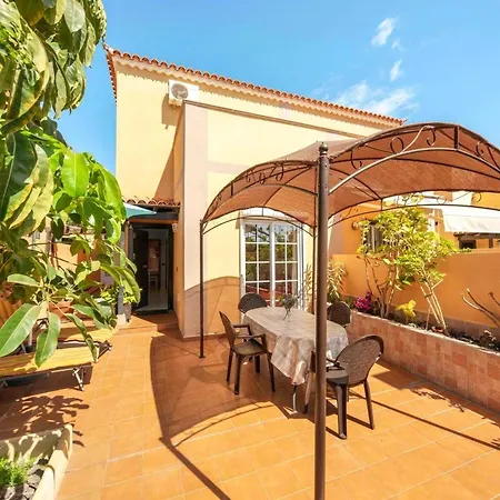 Ferienhaus Casa Golfin - Colorful House With Large Terrace In The Sunny South Arona (Tenerife)